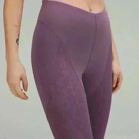 NWT Lululemon LAB NULU embossed Yoga tight 25” size 2 NWT - Picture 2 of 8